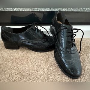 Super cute black Oxford shoes
